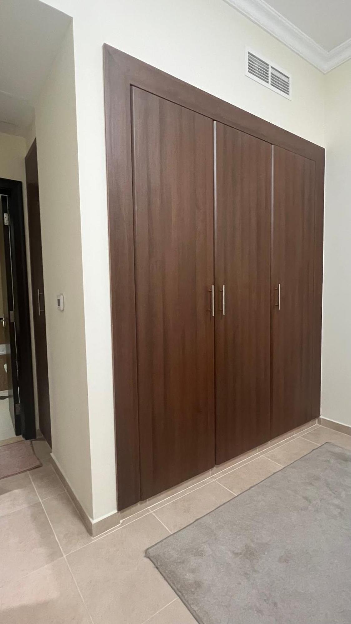 Homestay A Large Private With Attached Bathroom For A Female Only