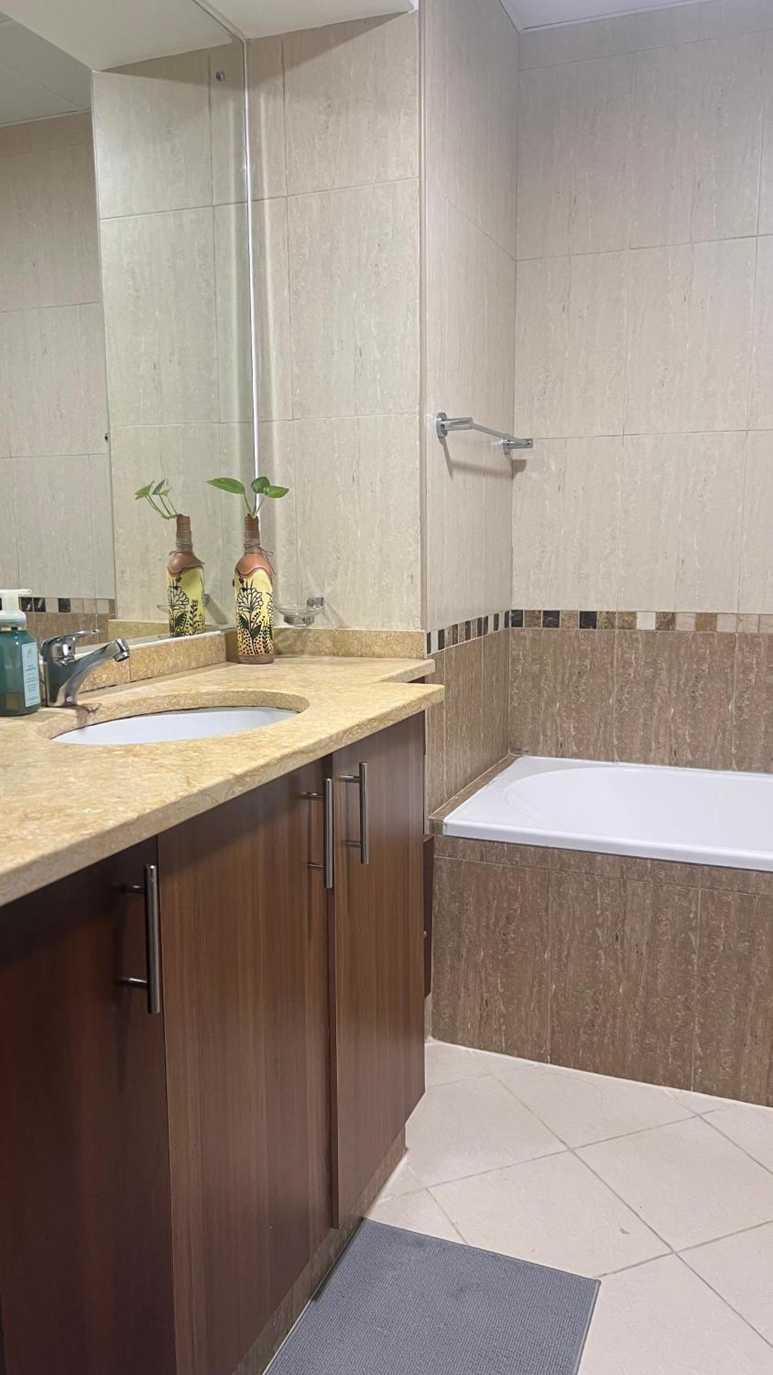 Homestay A Large Private With Attached Bathroom For A Female Only Dubai