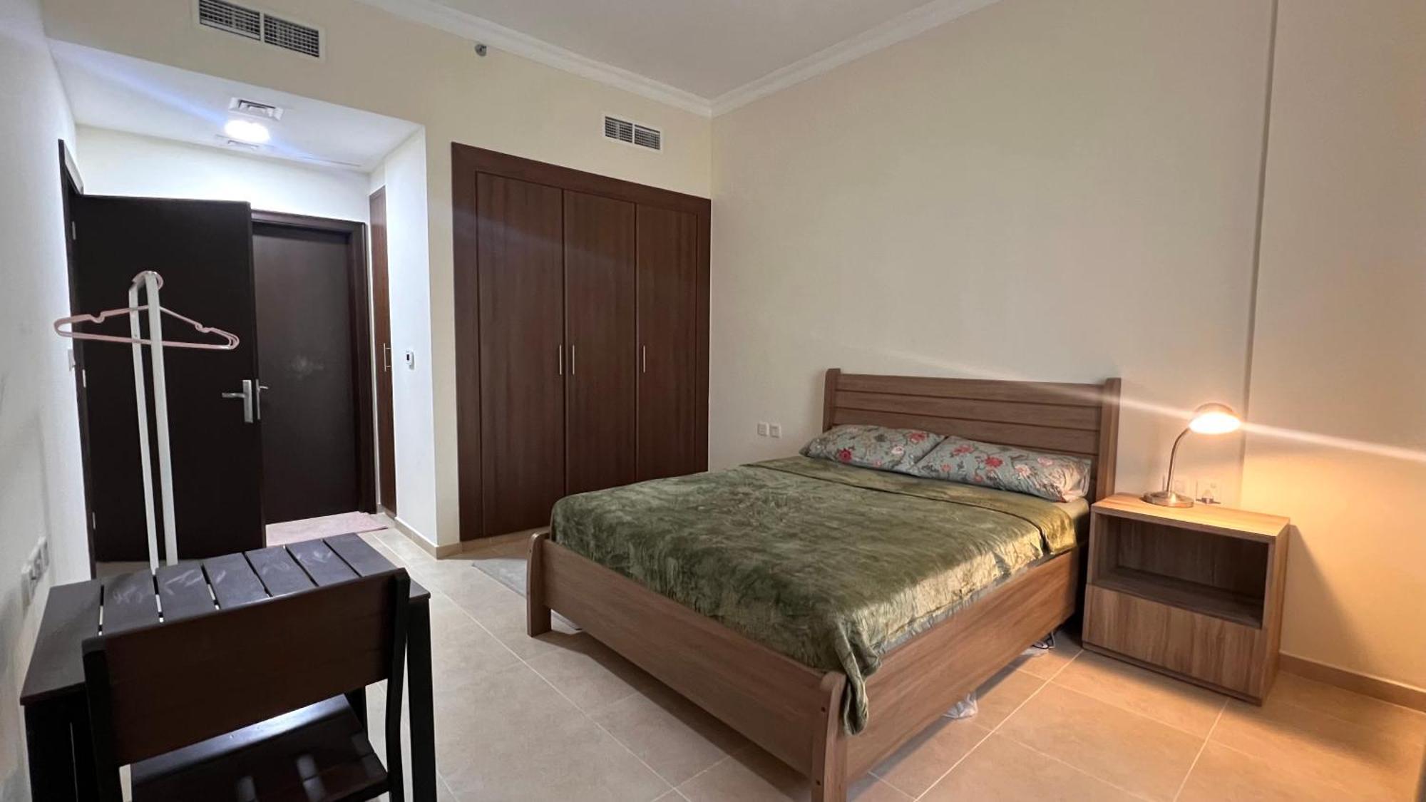 Homestay A Large Private With Attached Bathroom For A Female Only