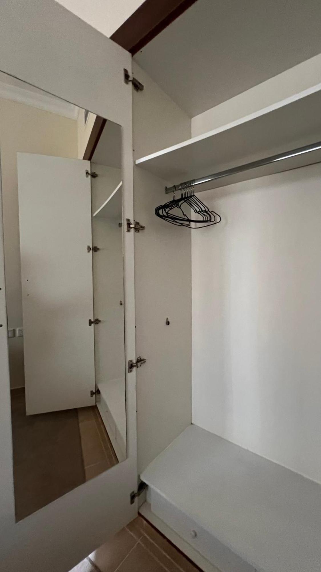 Homestay A Large Private With Attached Bathroom For A Female Only Dubai